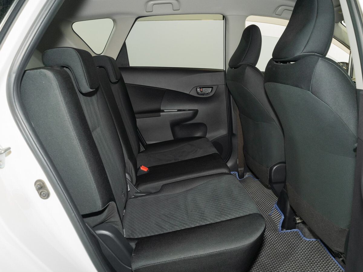 Toyota Ractis 2011 - фото автомобиля