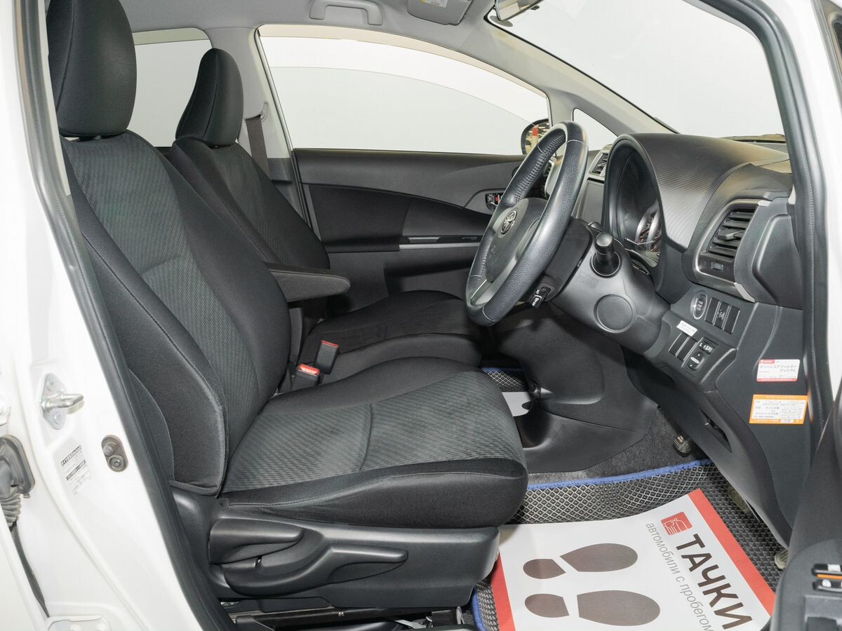 Toyota Ractis 2011 - фото автомобиля