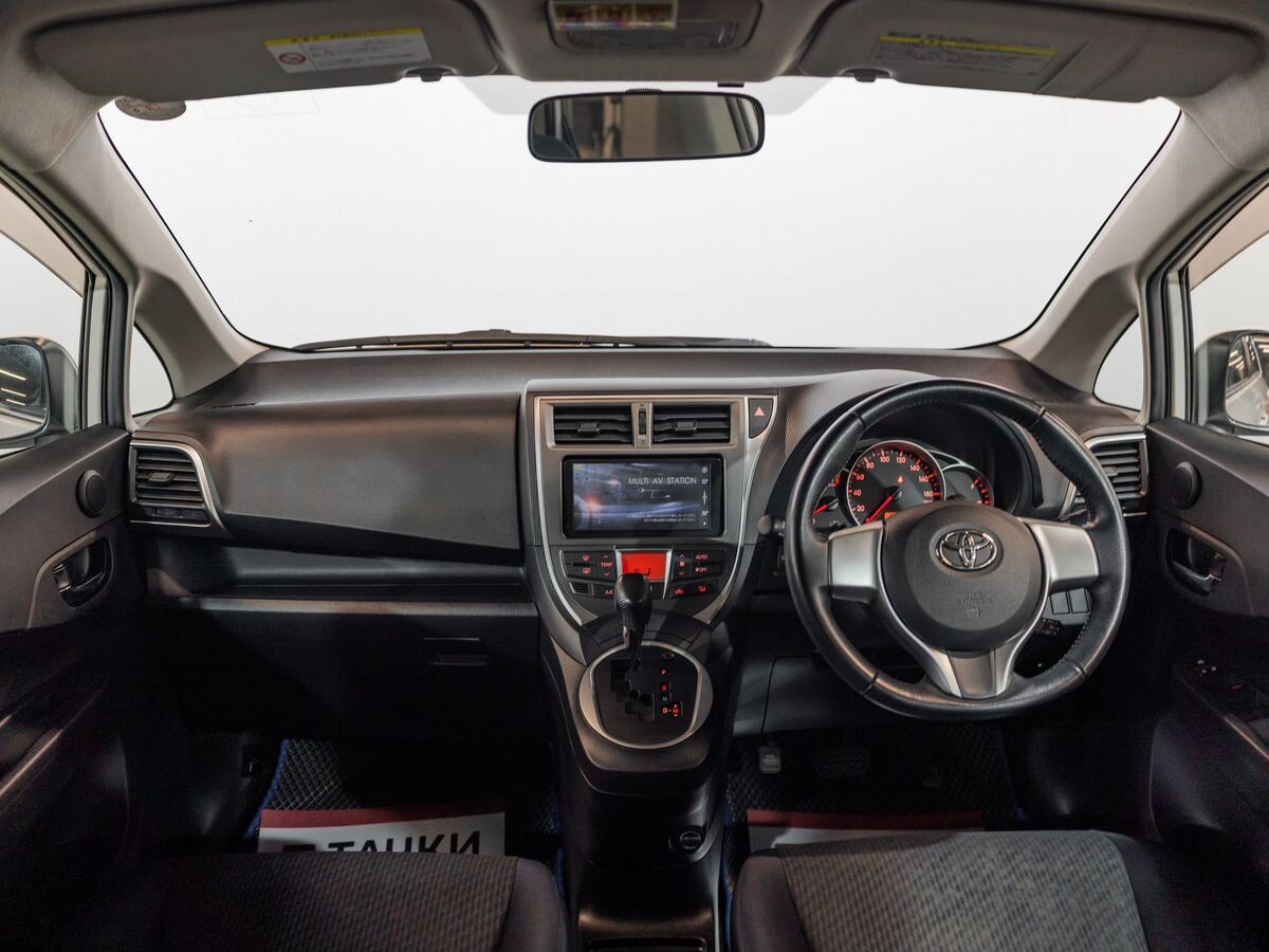 Toyota Ractis 2011 - фото автомобиля