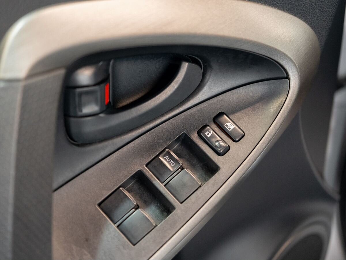 Toyota RAV4 2009 - фото автомобиля