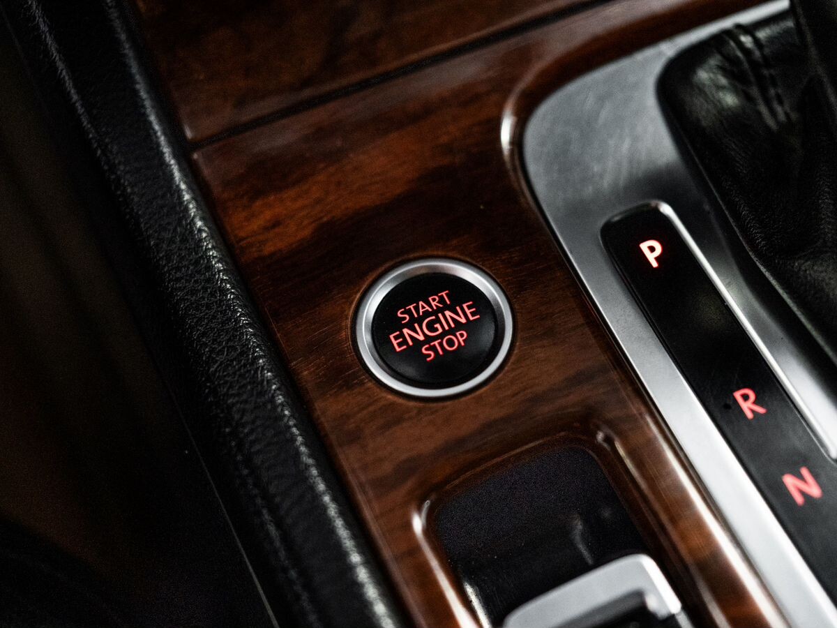 Volkswagen Touareg 2010 - фото автомобиля