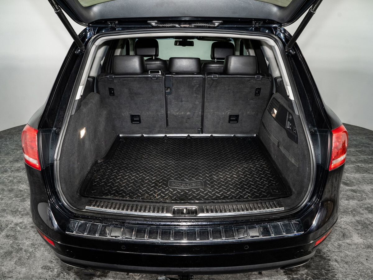 Volkswagen Touareg 2010 - фото автомобиля