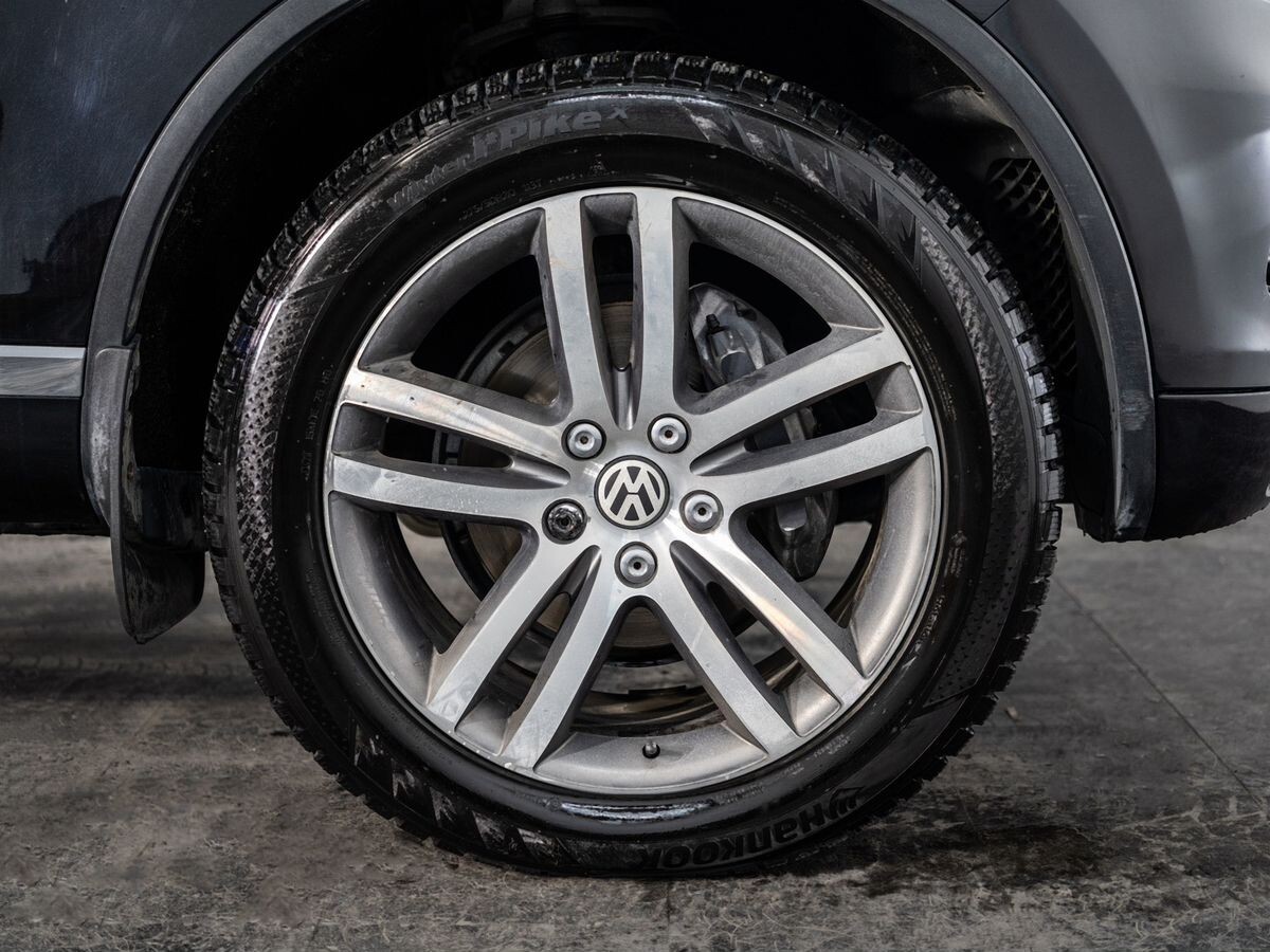 Volkswagen Touareg 2010 - фото автомобиля