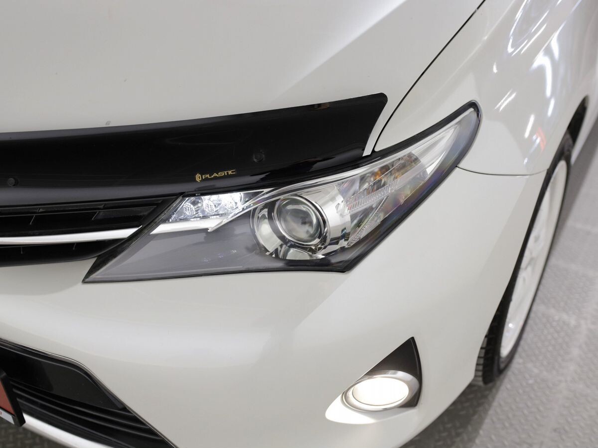 Toyota Auris 2014 - фото автомобиля
