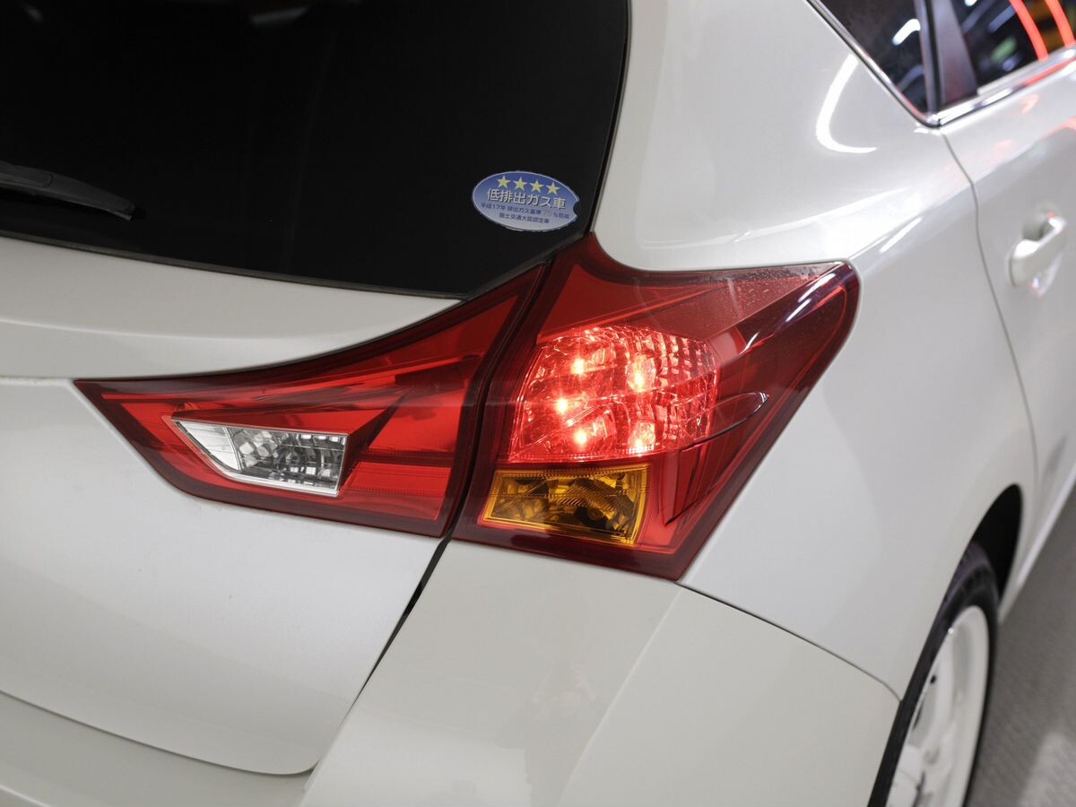 Toyota Auris 2014 - фото автомобиля