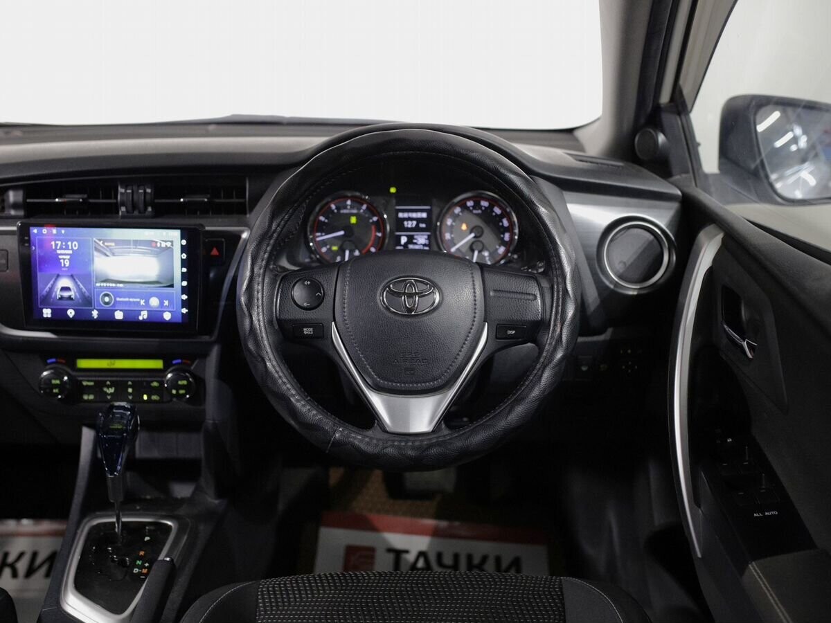 Toyota Auris 2014 - фото автомобиля