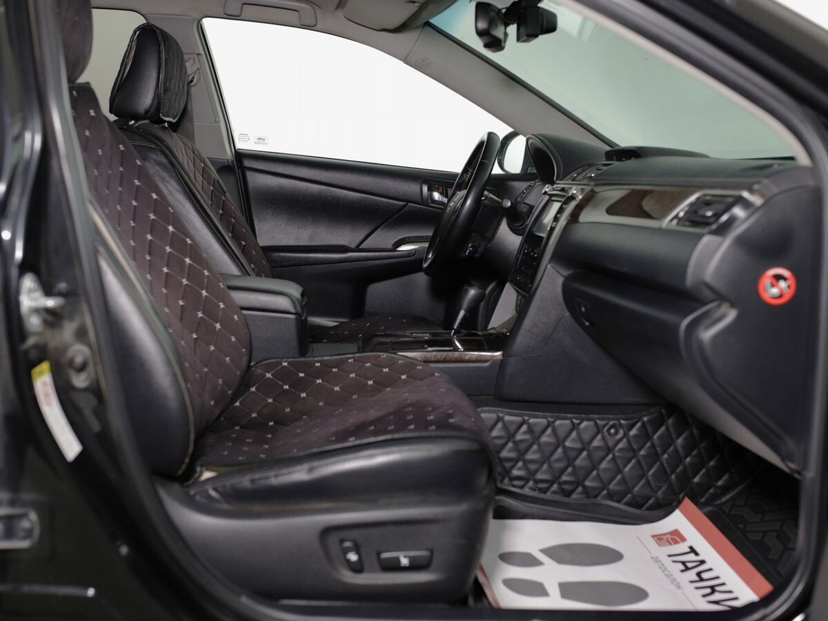 Toyota Camry 2015 - фото автомобиля