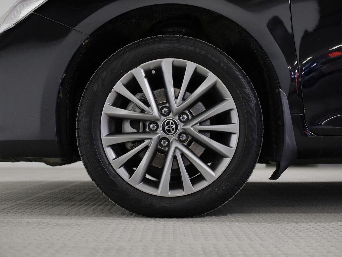 Toyota Camry 2015 - фото автомобиля