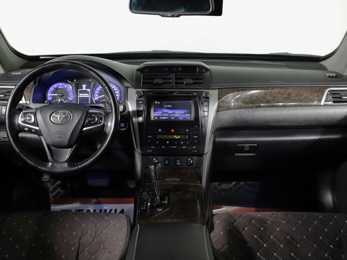 Toyota Camry 2015 - фото автомобиля