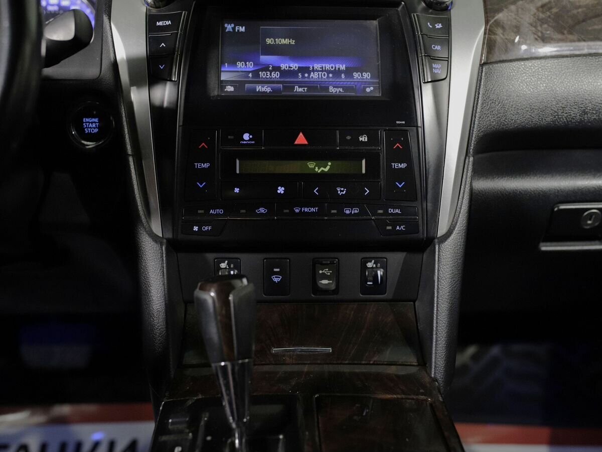 Toyota Camry 2015 - фото автомобиля