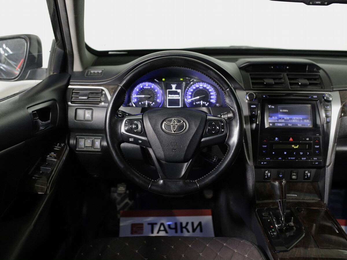 Toyota Camry 2015 - фото автомобиля