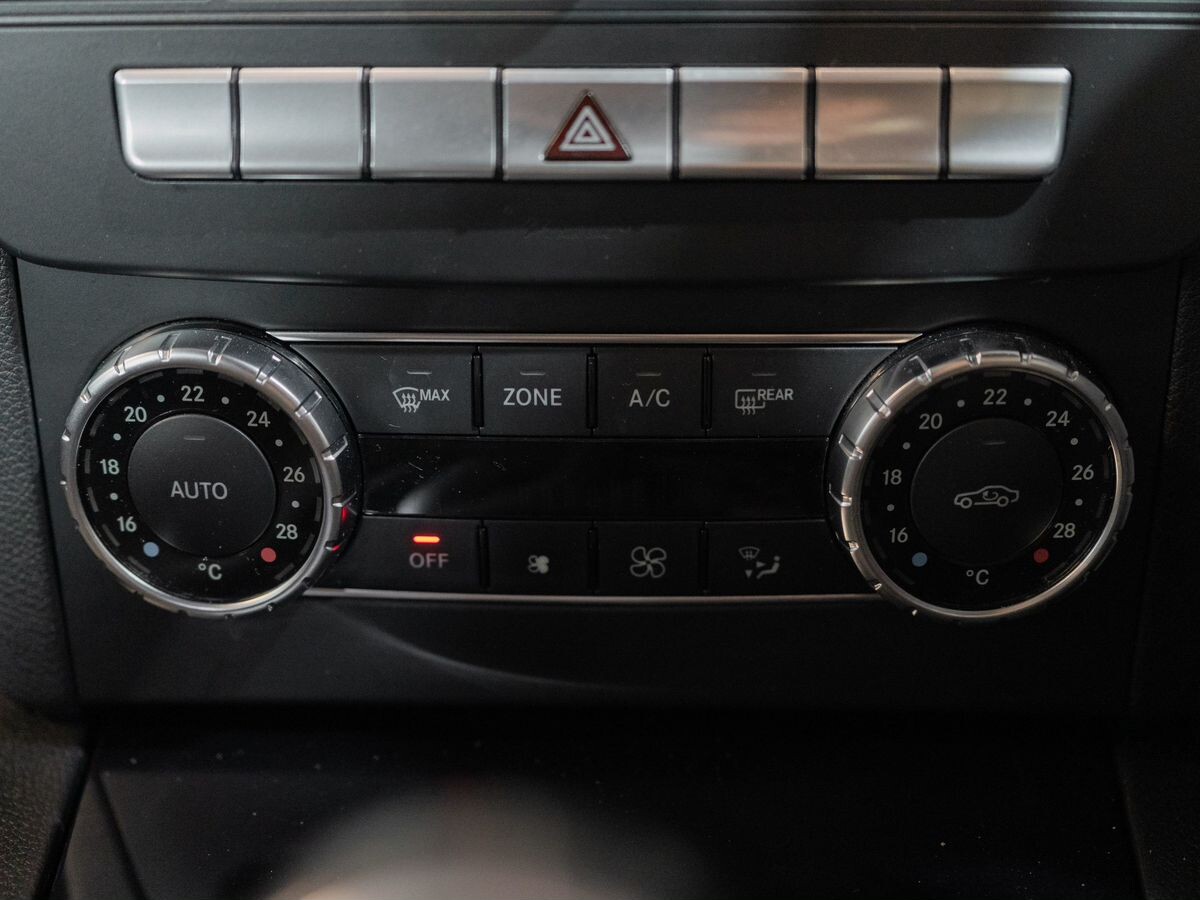 Mercedes-Benz C-Класс 2011 - фото автомобиля