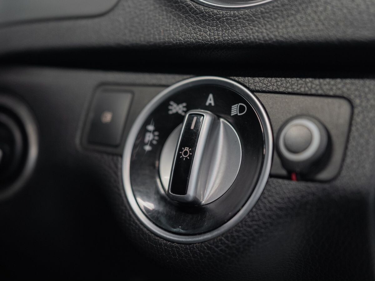 Mercedes-Benz C-Класс 2011 - фото автомобиля