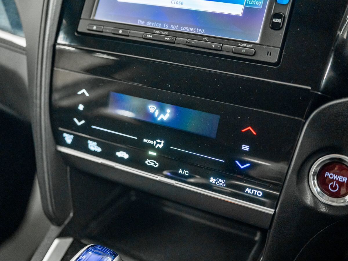 Honda Shuttle 2016 - фото автомобиля