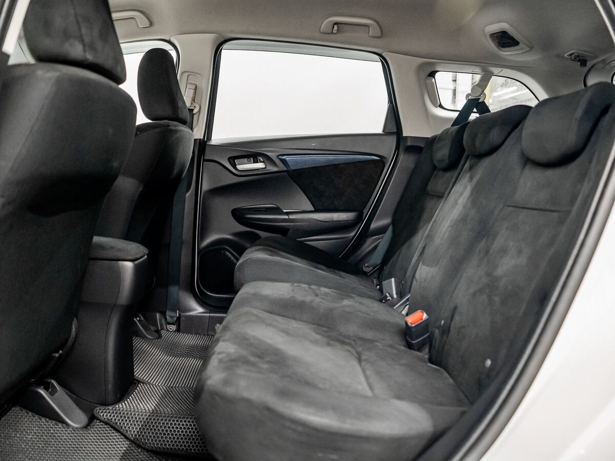 Honda Shuttle 2016 - фото автомобиля