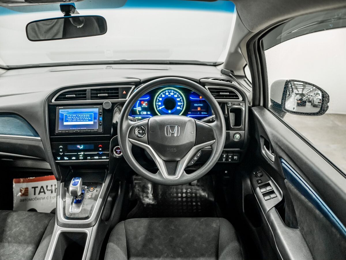Honda Shuttle 2016 - фото автомобиля