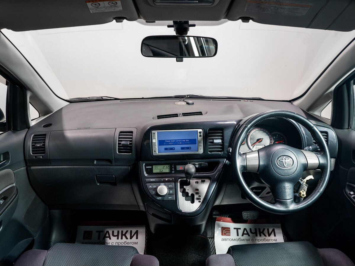 Toyota Wish 2005 - фото автомобиля