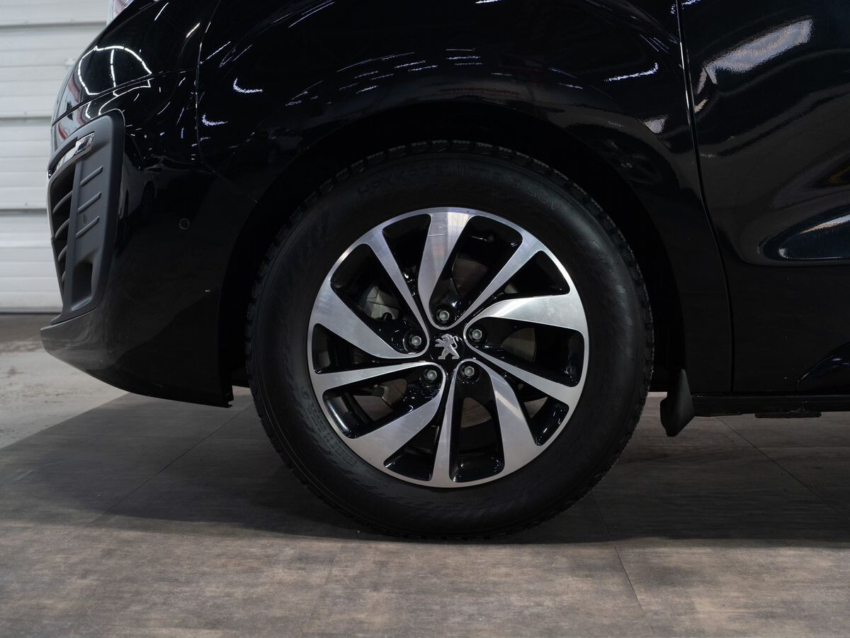 Peugeot Traveller 2020 - фото автомобиля