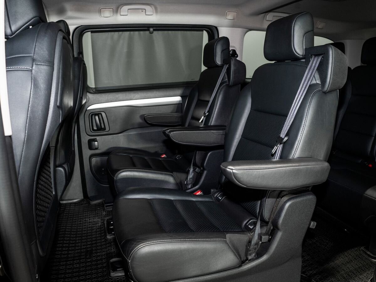 Peugeot Traveller 2020 - фото автомобиля