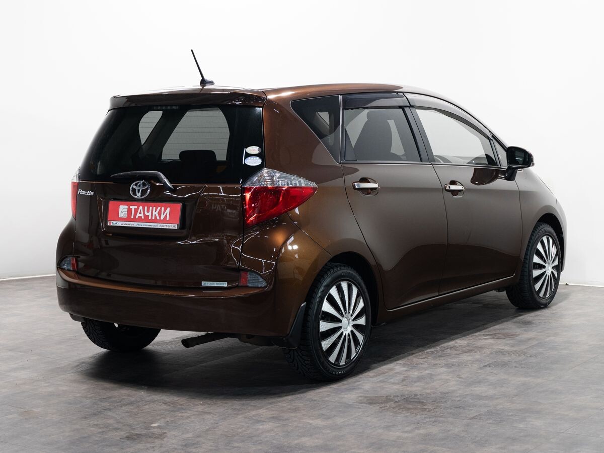 Toyota Ractis 2011 - фото автомобиля