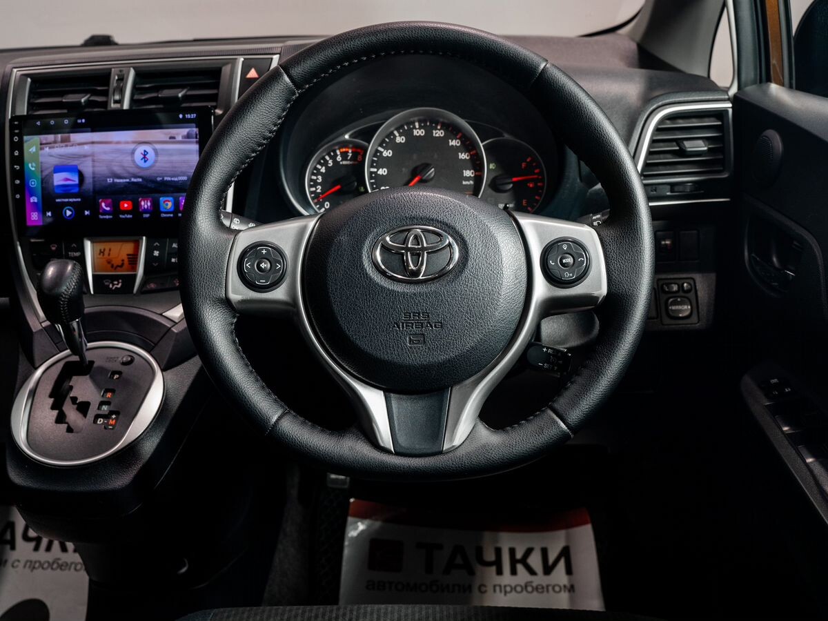 Toyota Ractis 2011 - фото автомобиля