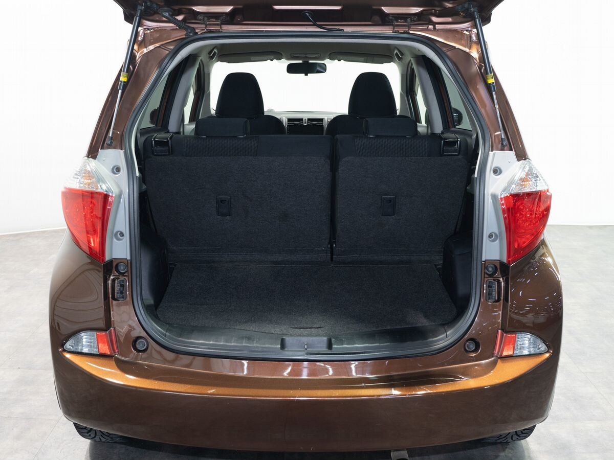 Toyota Ractis 2011 - фото автомобиля