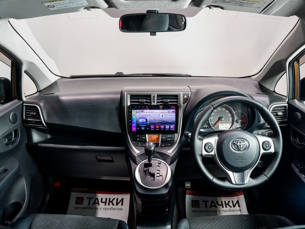 Toyota Ractis 2011 - фото автомобиля