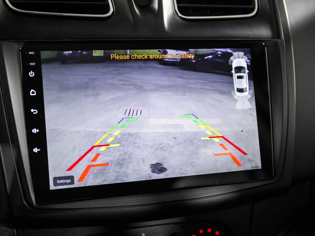 Renault Logan 2015 - фото автомобиля