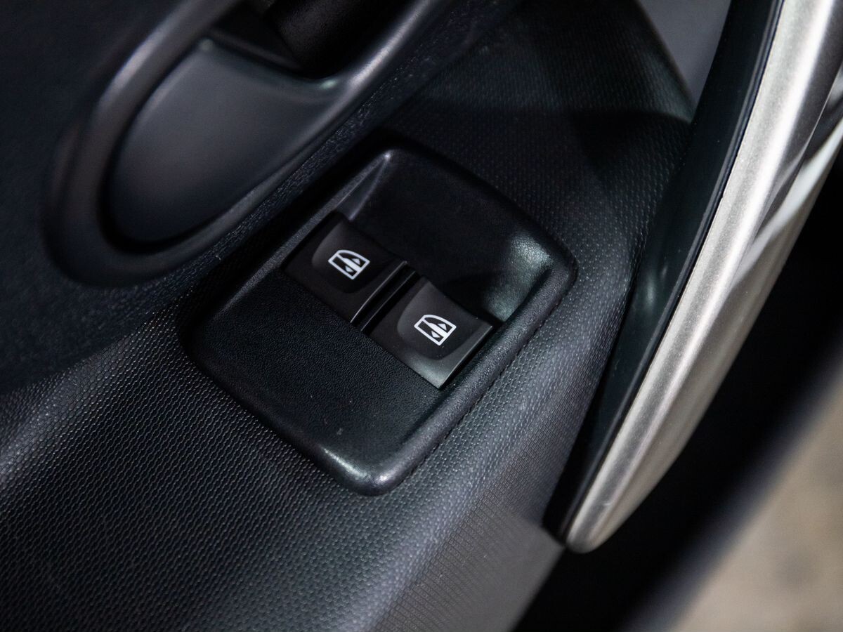 Renault Logan 2015 - фото автомобиля