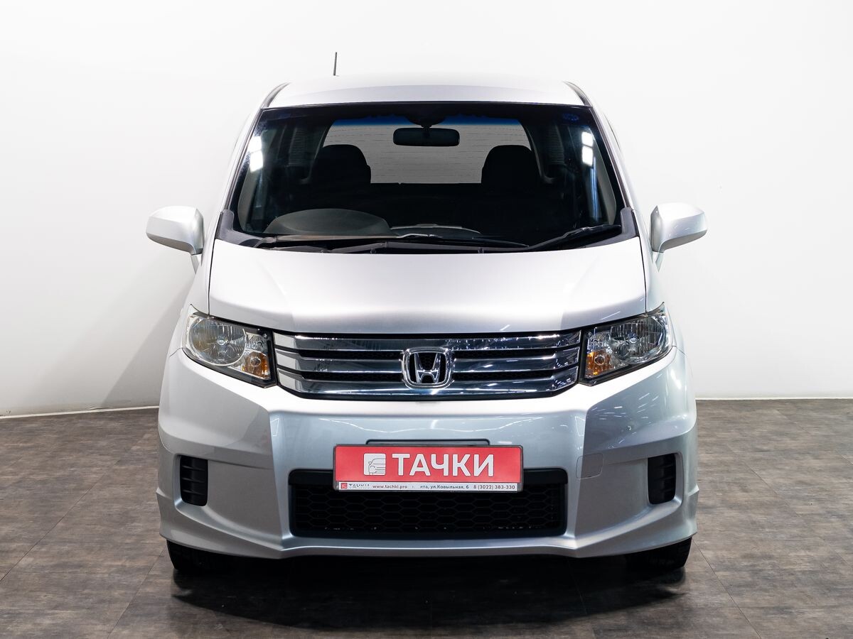 Honda Freed 2010 - фото автомобиля