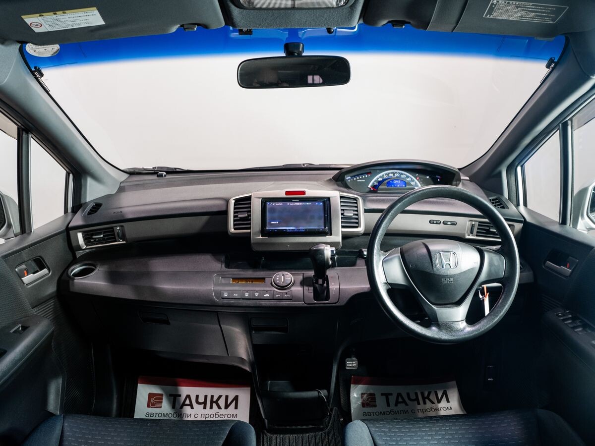 Honda Freed 2010 - фото автомобиля