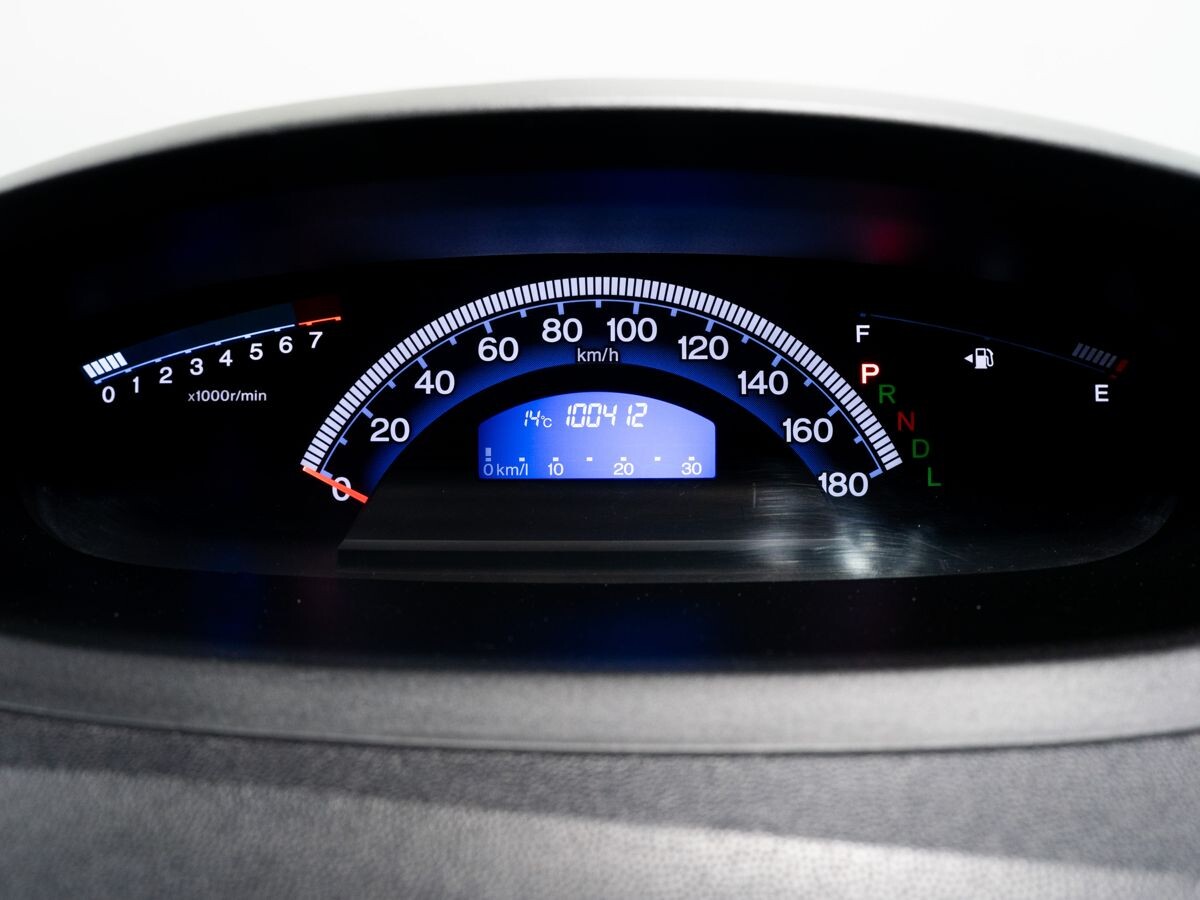 Honda Freed 2010 - фото автомобиля