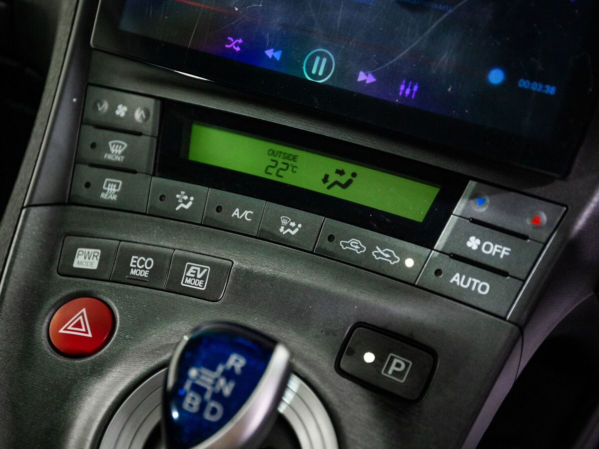 Toyota Prius 2013 - фото автомобиля