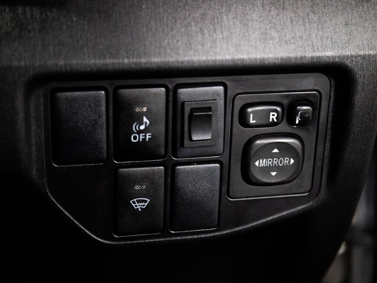 Toyota Prius 2013 - фото автомобиля