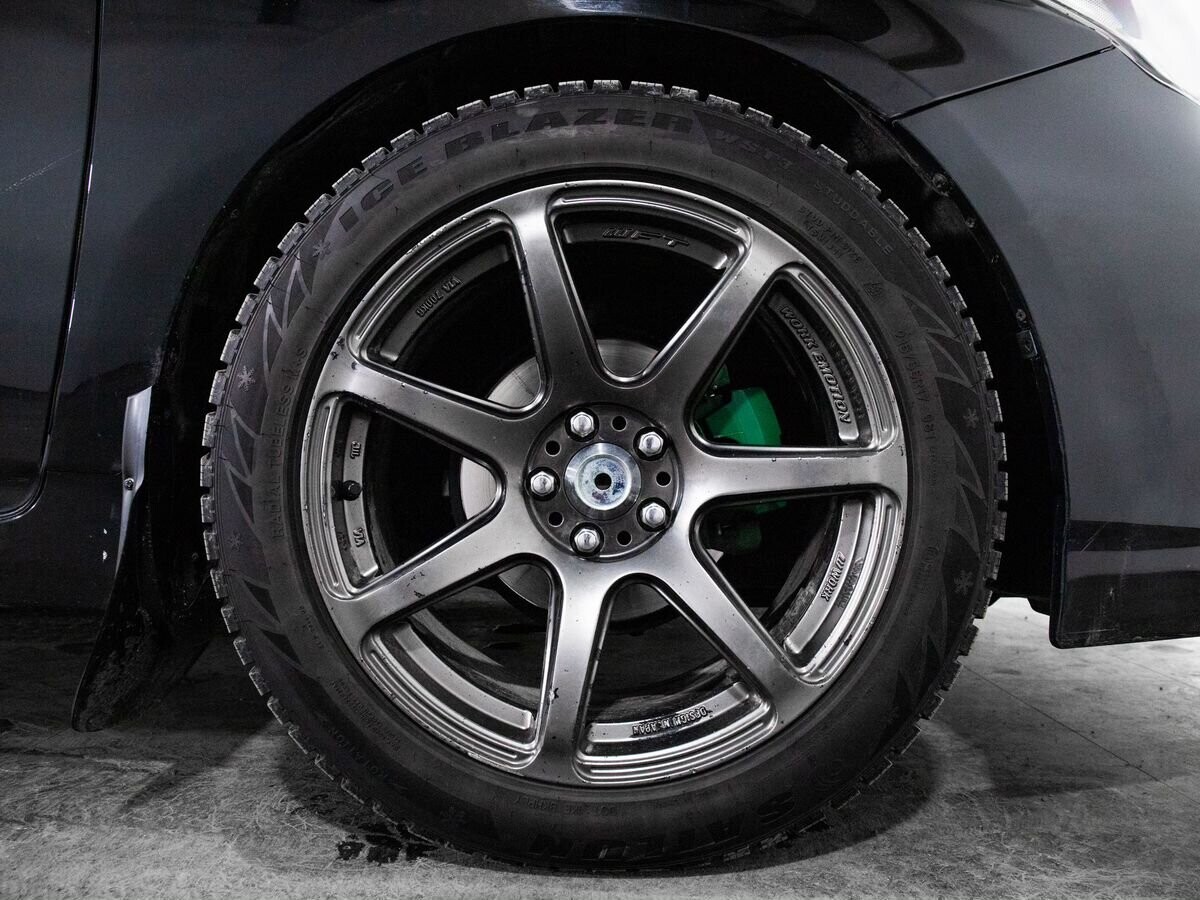 Toyota Prius 2013 - фото автомобиля