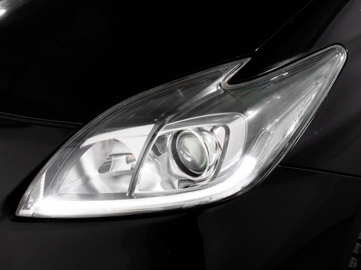 Toyota Prius 2013 - фото автомобиля