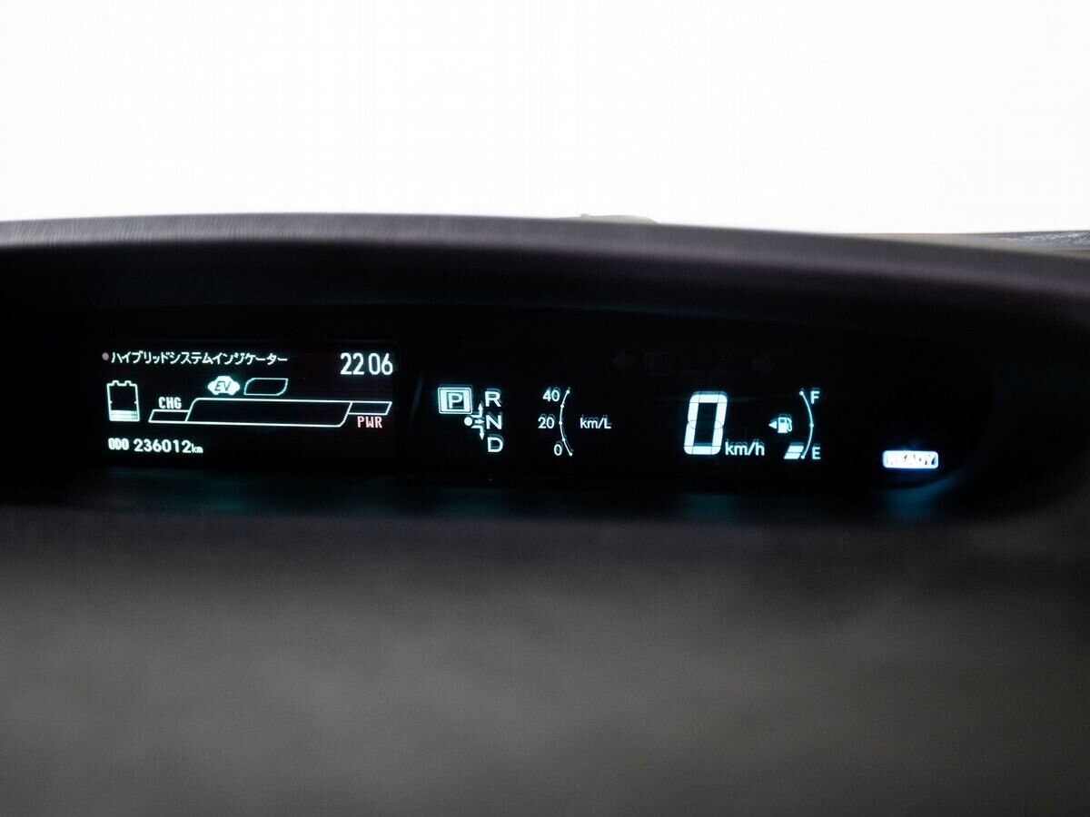 Toyota Prius 2013 - фото автомобиля