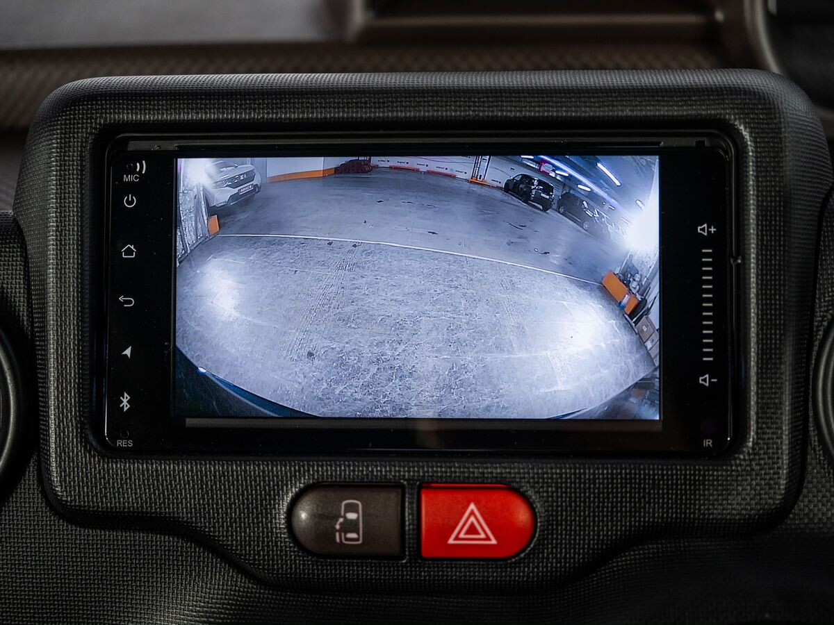 Toyota Spade 2020 - фото автомобиля