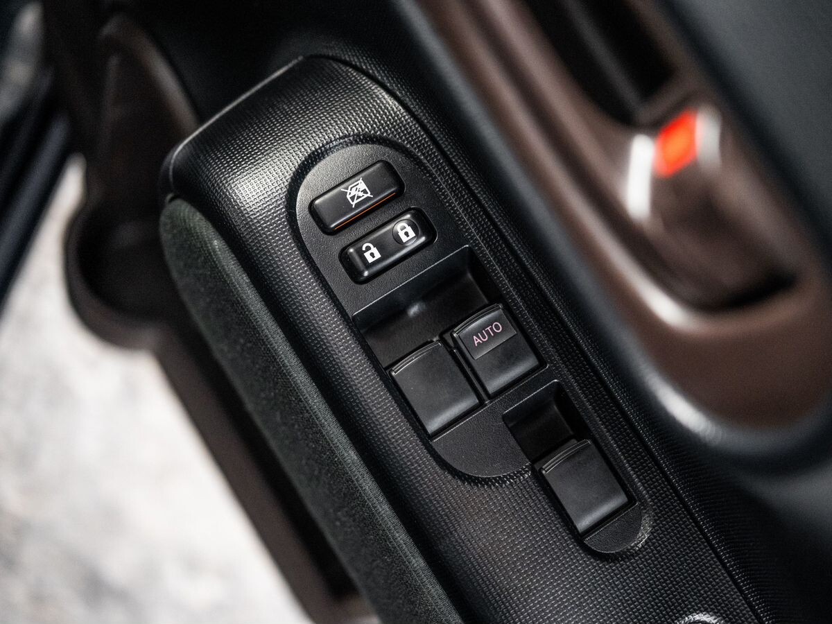 Toyota Spade 2020 - фото автомобиля