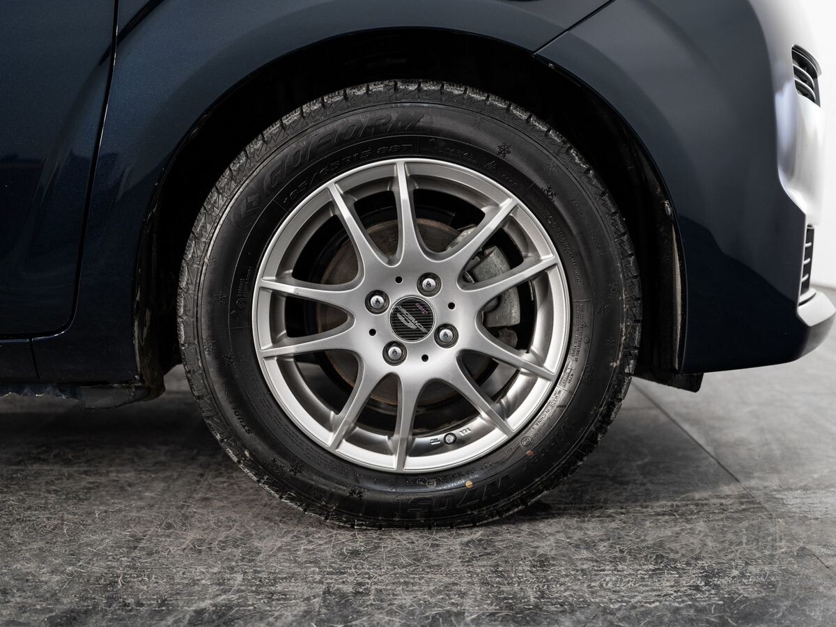 Toyota Spade 2020 - фото автомобиля