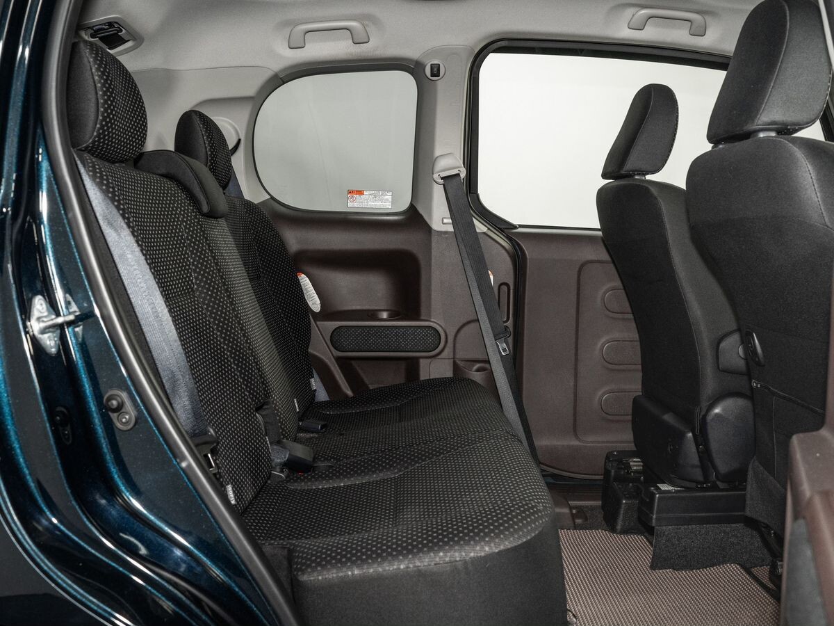Toyota Spade 2020 - фото автомобиля