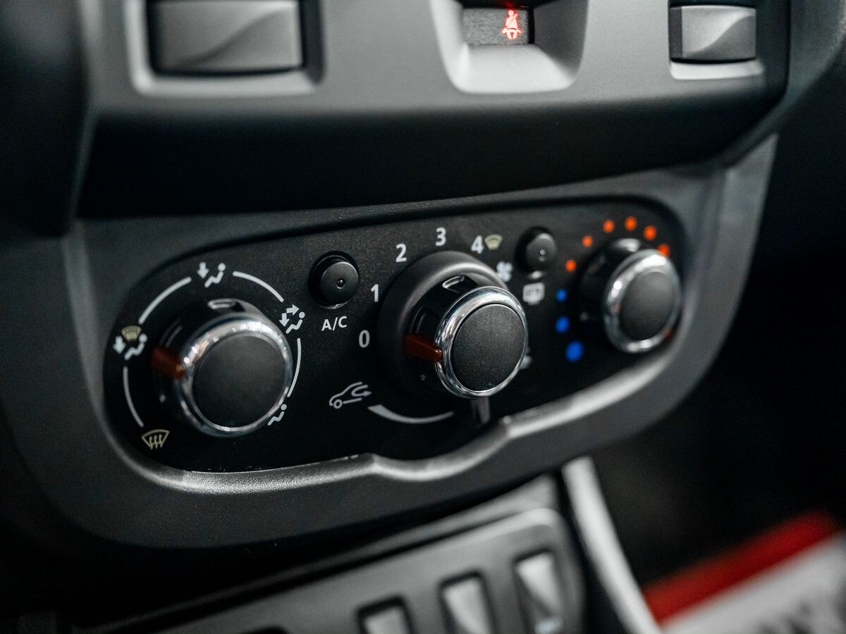 Renault Duster 2017 - фото автомобиля