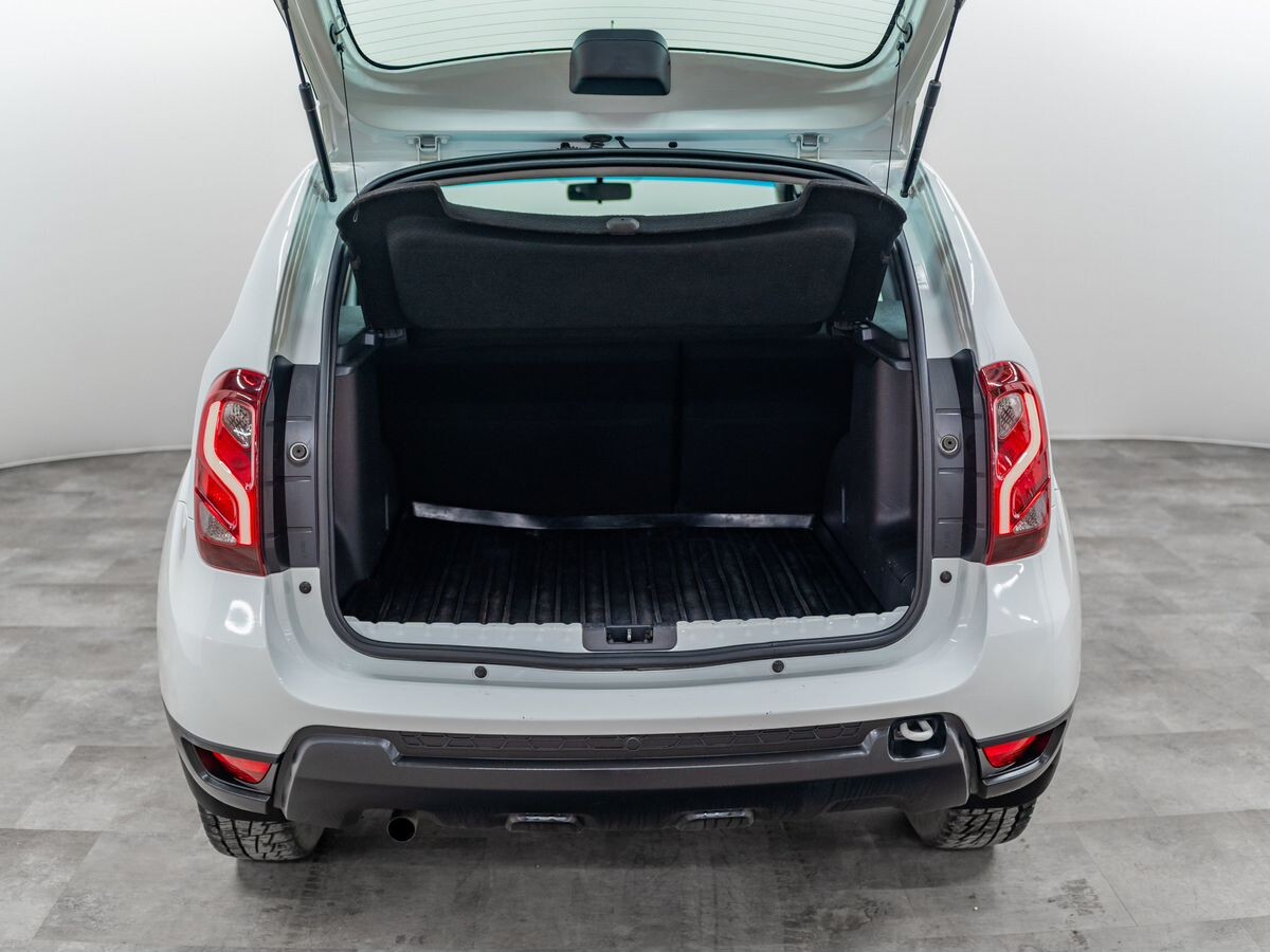 Renault Duster 2017 - фото автомобиля