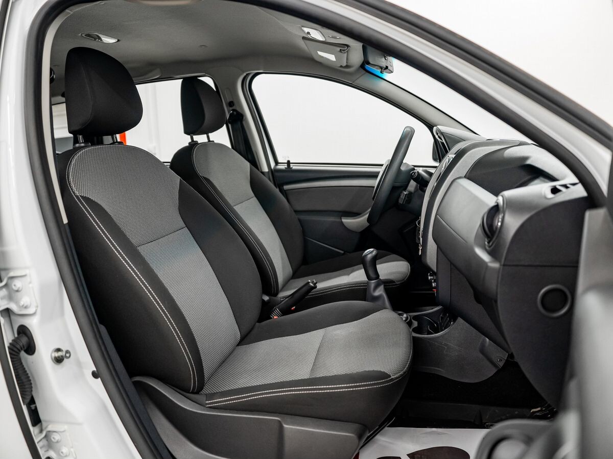 Renault Duster 2017 - фото автомобиля