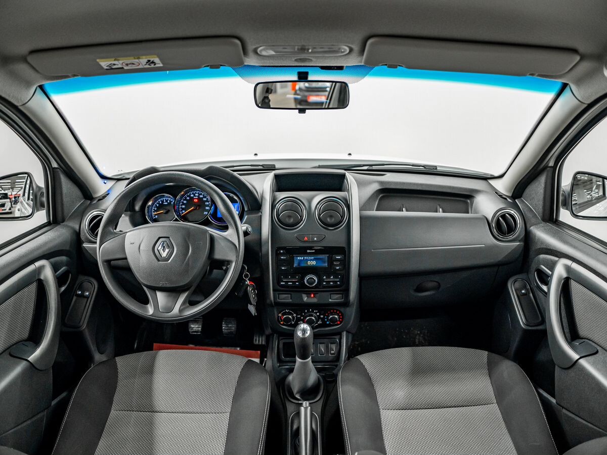 Renault Duster 2017 - фото автомобиля