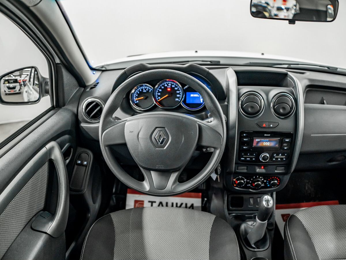 Renault Duster 2017 - фото автомобиля