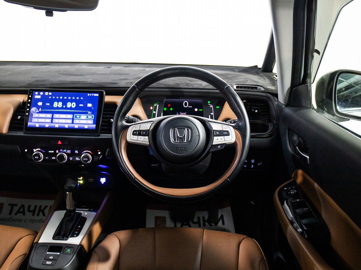 Honda Fit 2022 - фото автомобиля