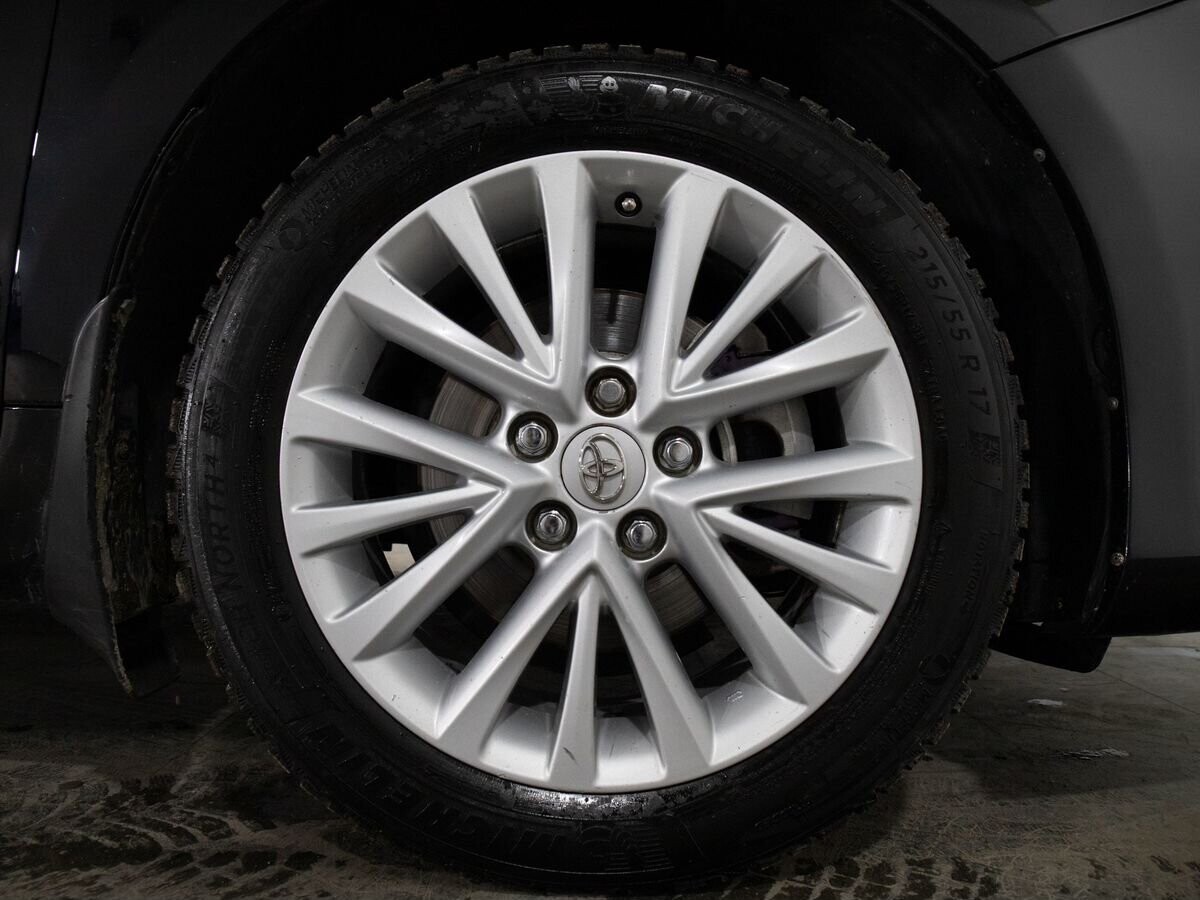 Toyota Camry 2015 - фото автомобиля