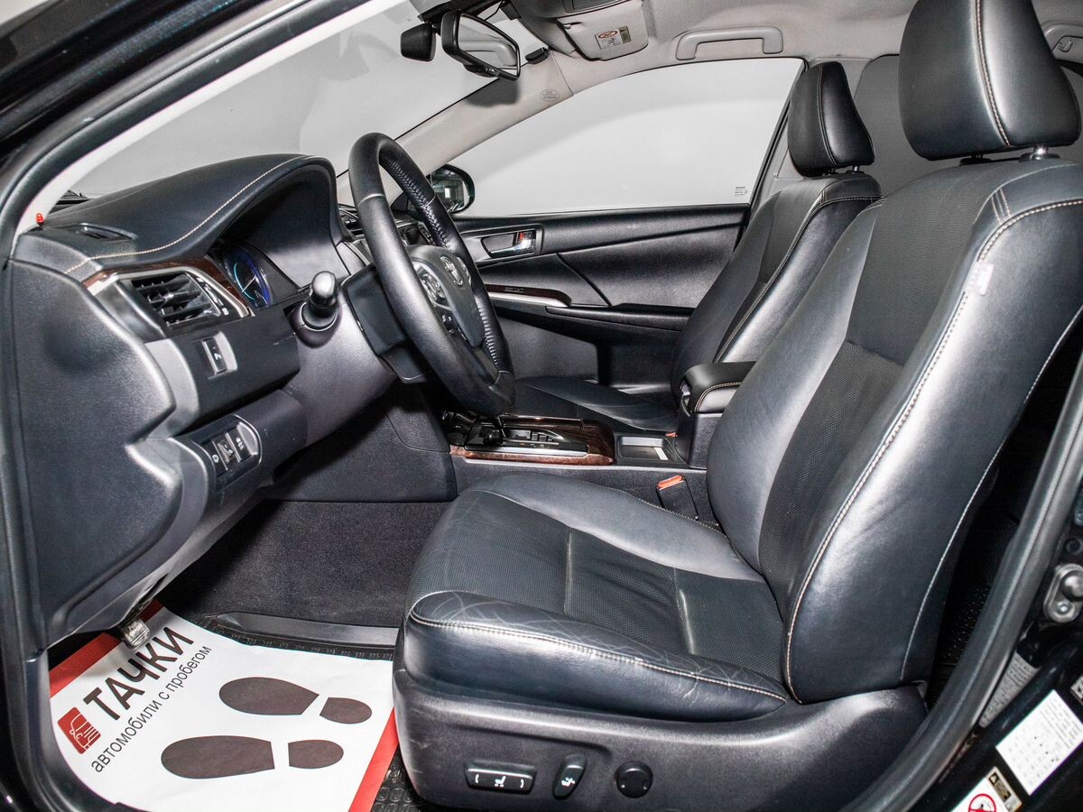 Toyota Camry 2015 - фото автомобиля