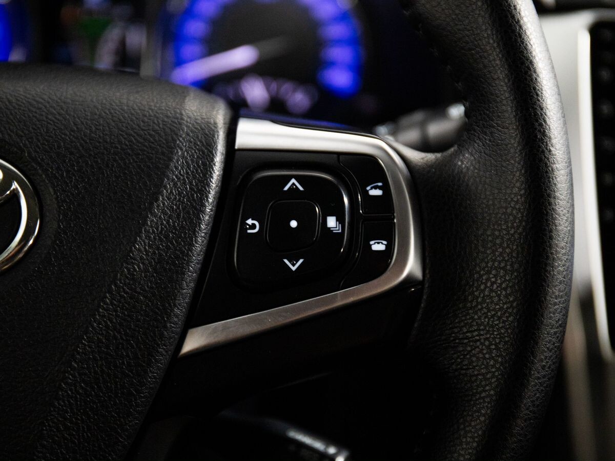 Toyota Camry 2015 - фото автомобиля